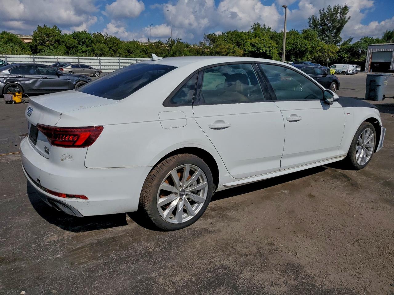 AUDI A4 PREMIUM