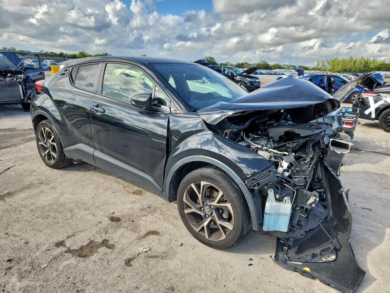 2020 TOYOTA C-HR XLE #3309592610