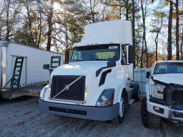 2017 VOLVO VN VNL #3294380112