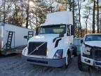 Lot #3294380112 2017 VOLVO VN VNL