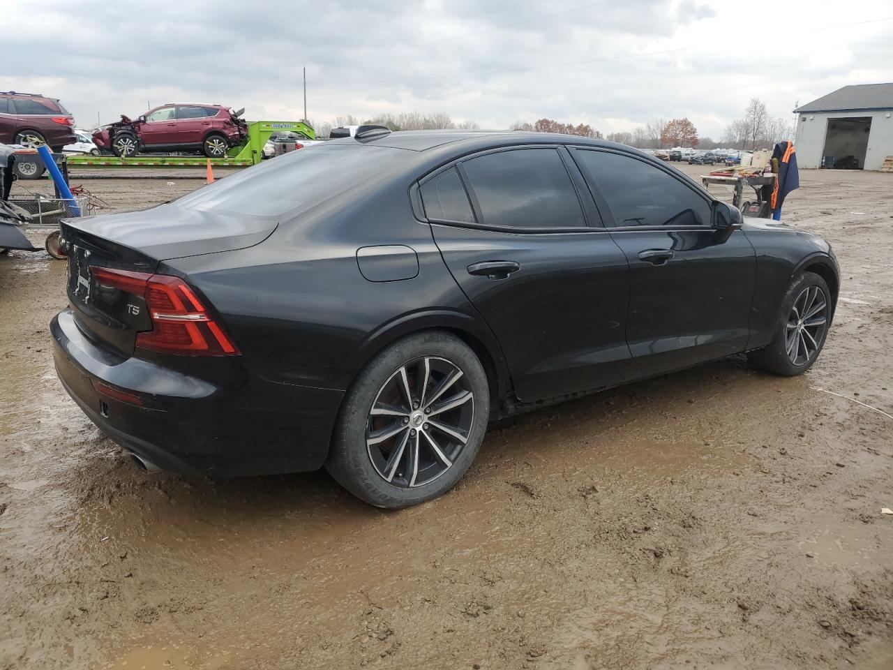 VOLVO S60 T5 MOMENTUM