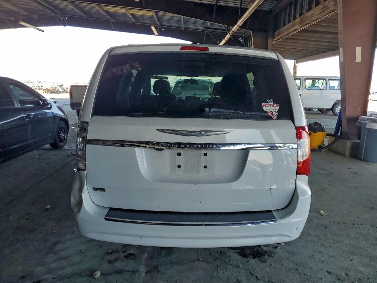 CHRYSLER TOWN & COUNTRY TOURING