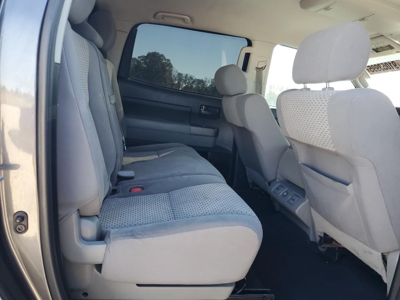 TOYOTA TUNDRA CREWMAX SR5