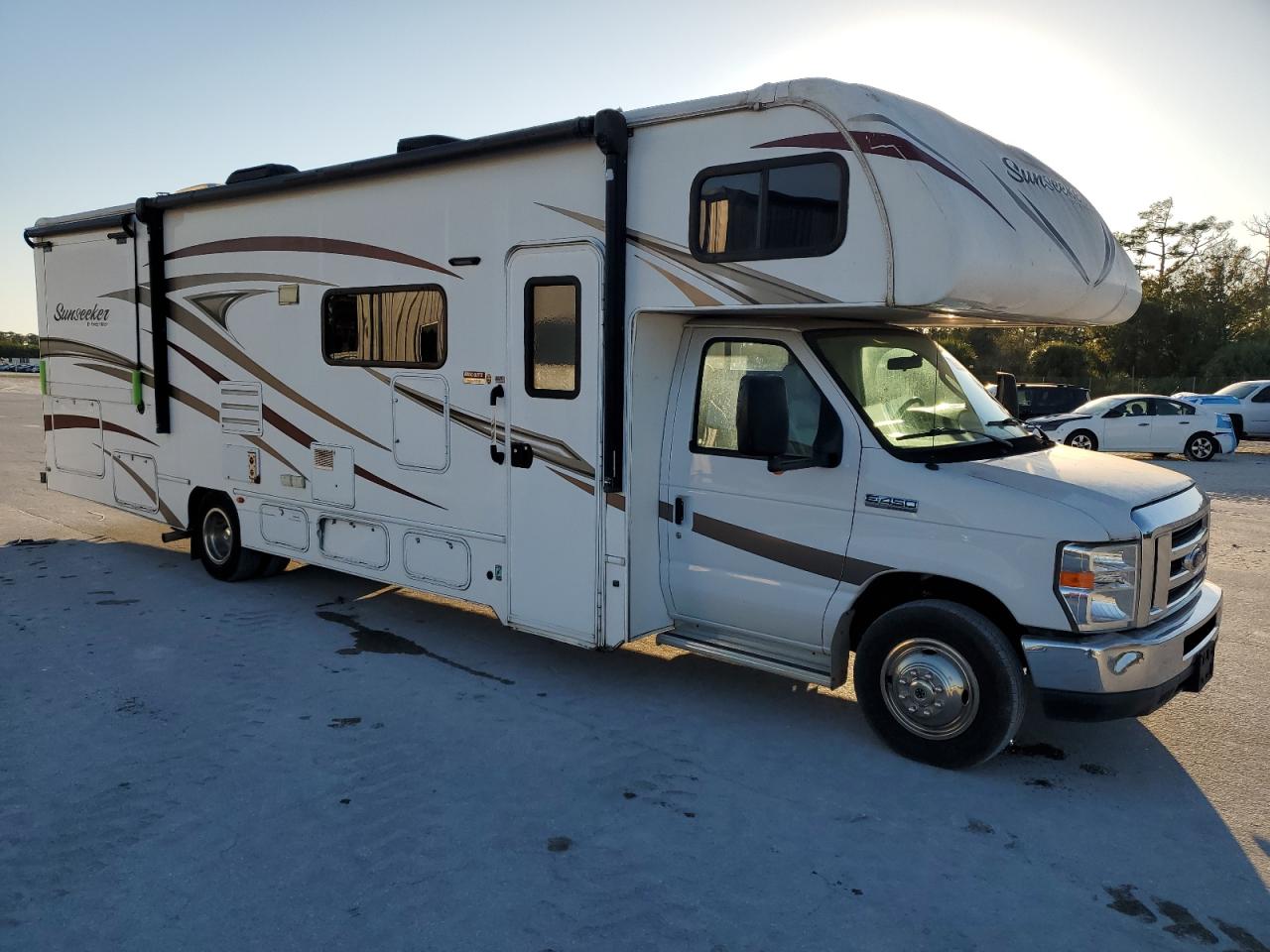 Lot #3311513234 2017 FORD ECONOLINE