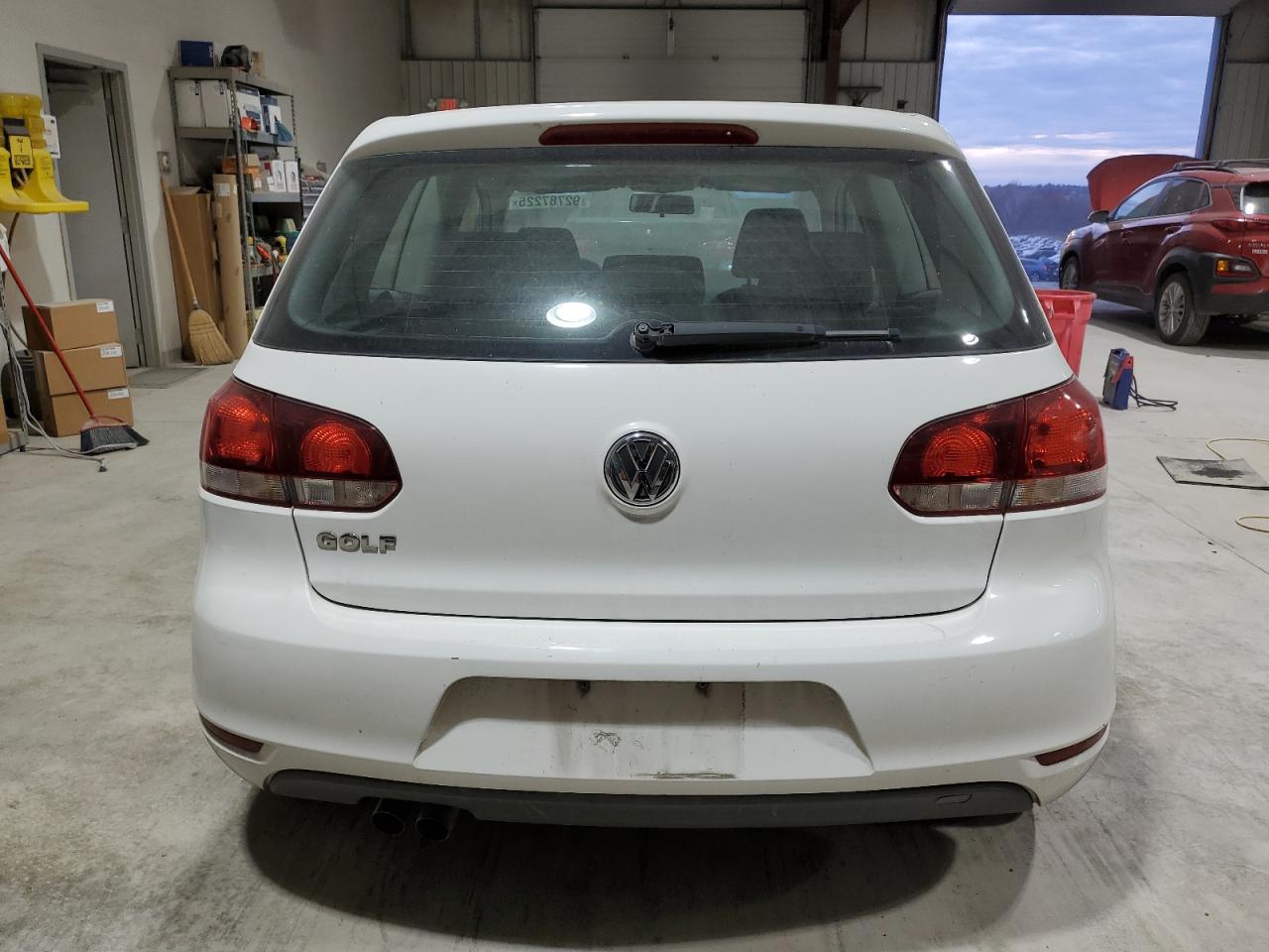 VOLKSWAGEN GOLF