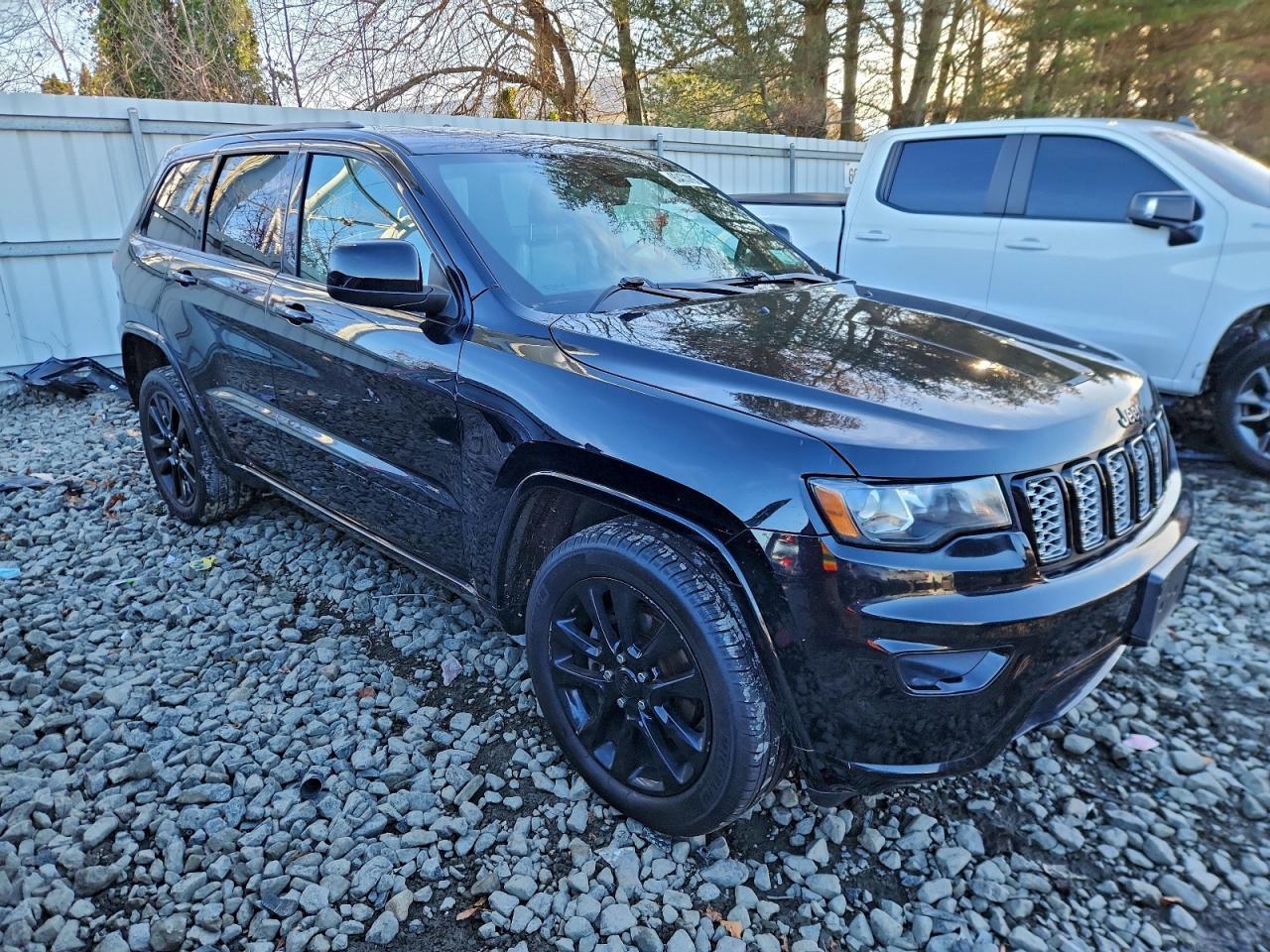 JEEP GRAND CHEROKEE LAREDO