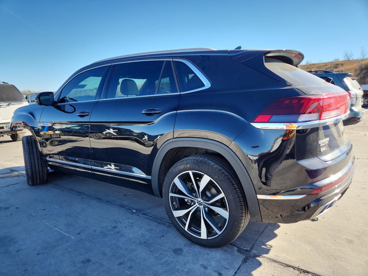 VOLKSWAGEN ATLAS CROSS SPORT SEL PREMIUM R-LINE