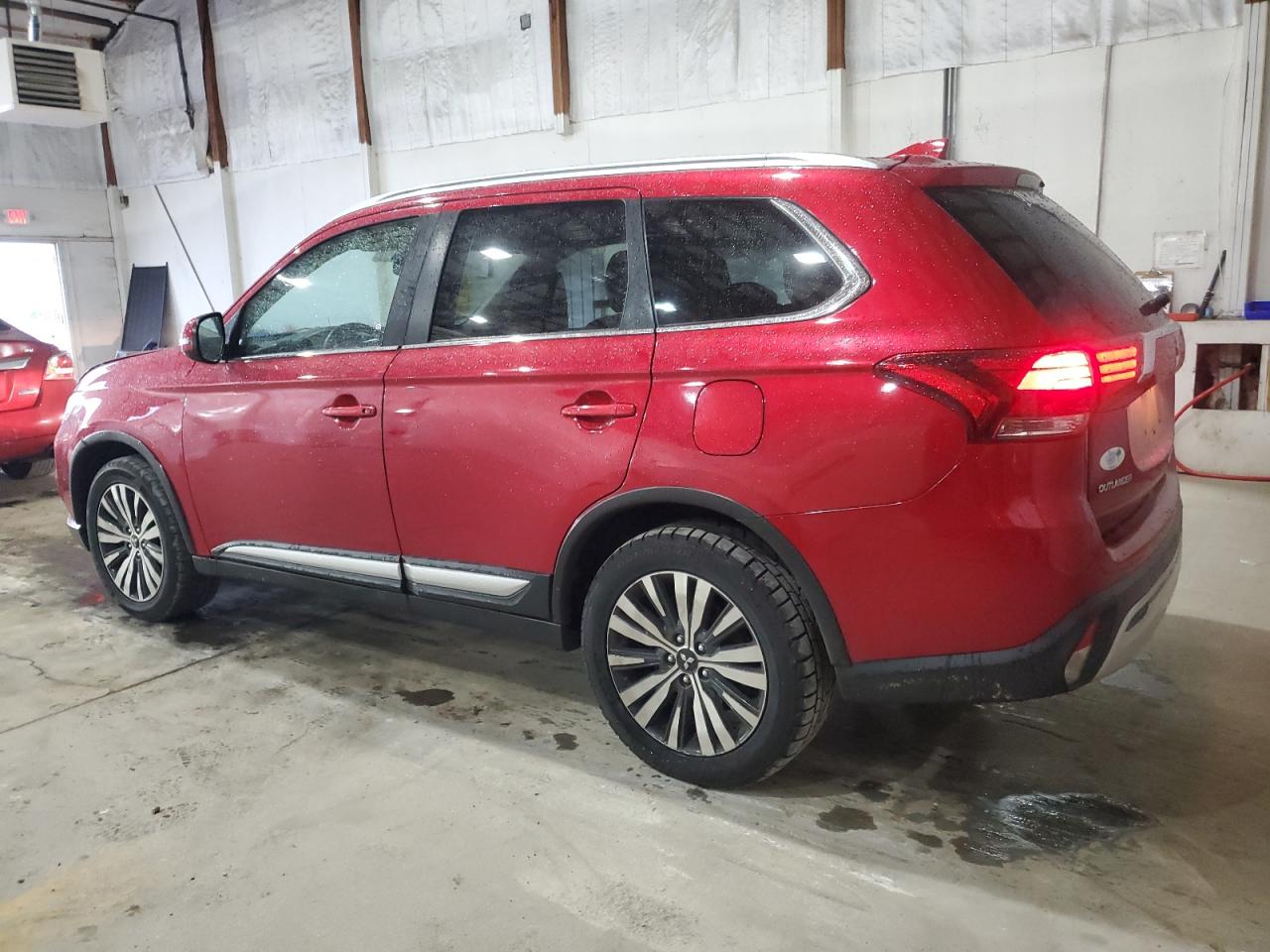 MITSUBISHI OUTLANDER SE