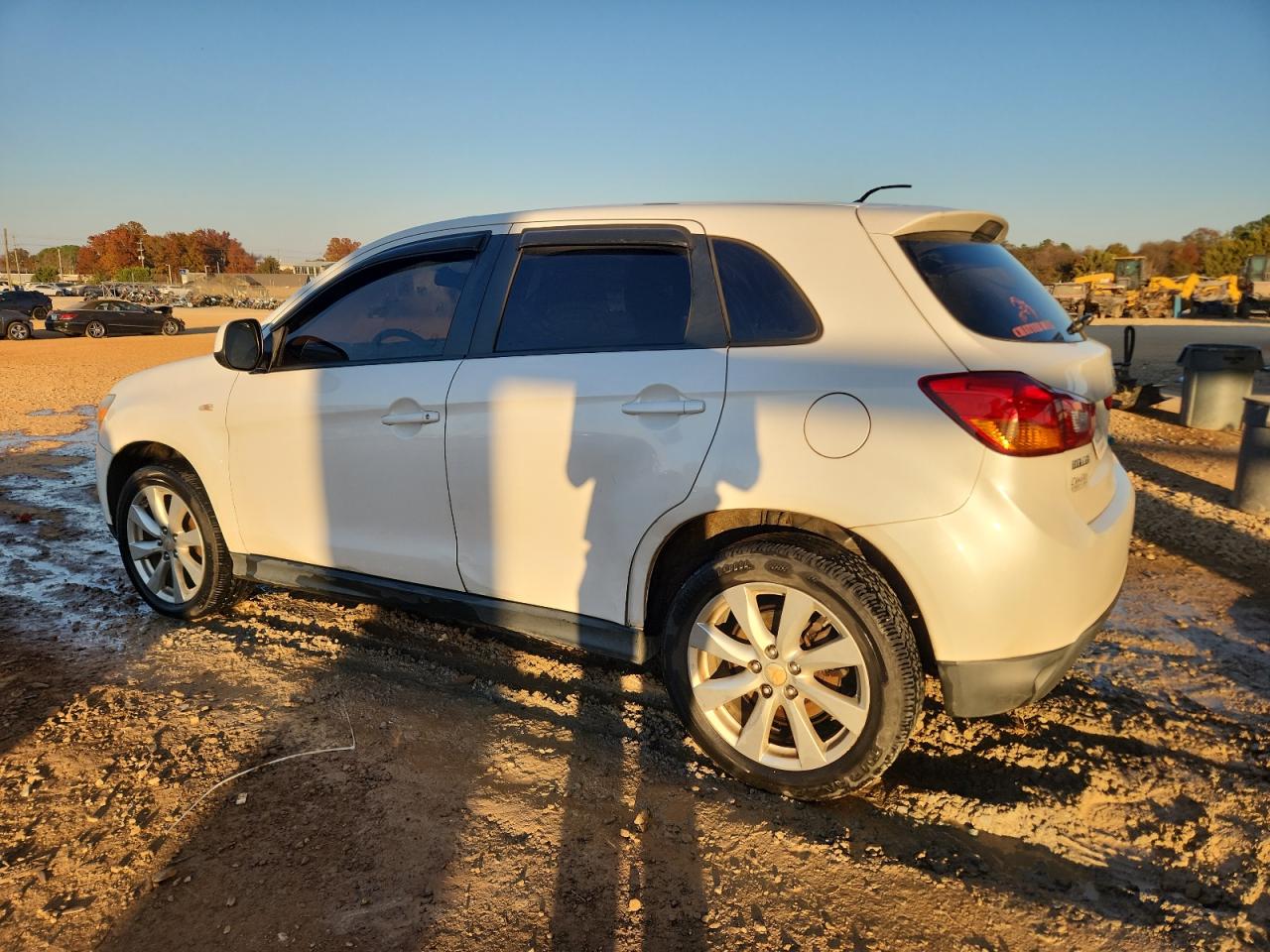 MITSUBISHI OUTLANDER ES