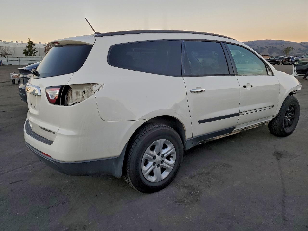 CHEVROLET TRAVERSE LS