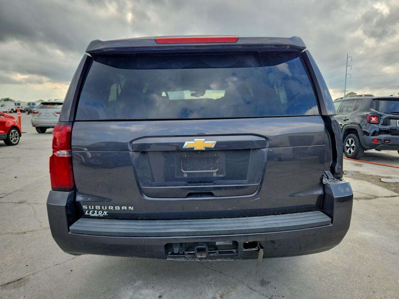 CHEVROLET SUBURBAN C1500 LT