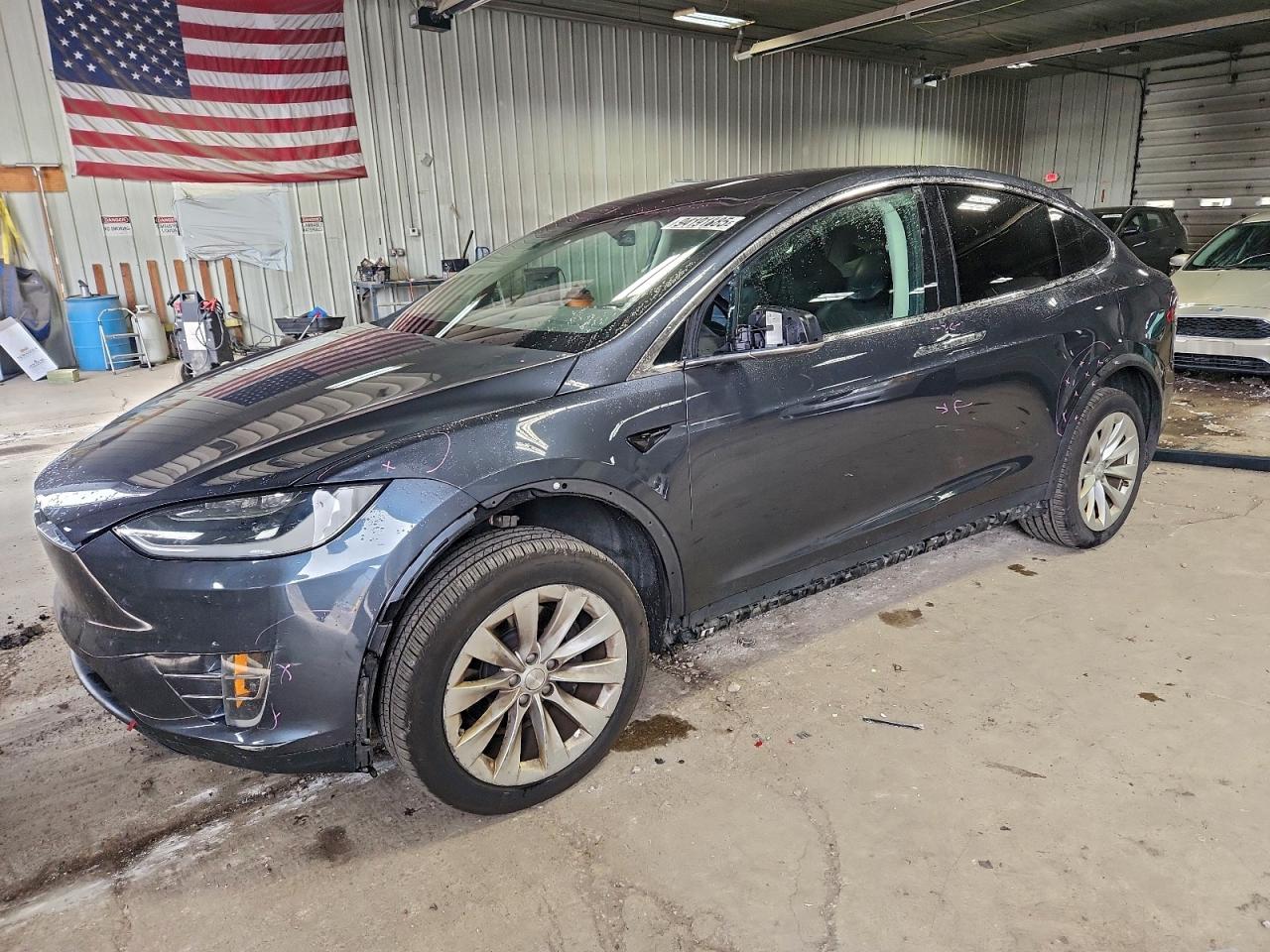 TESLA MODEL X