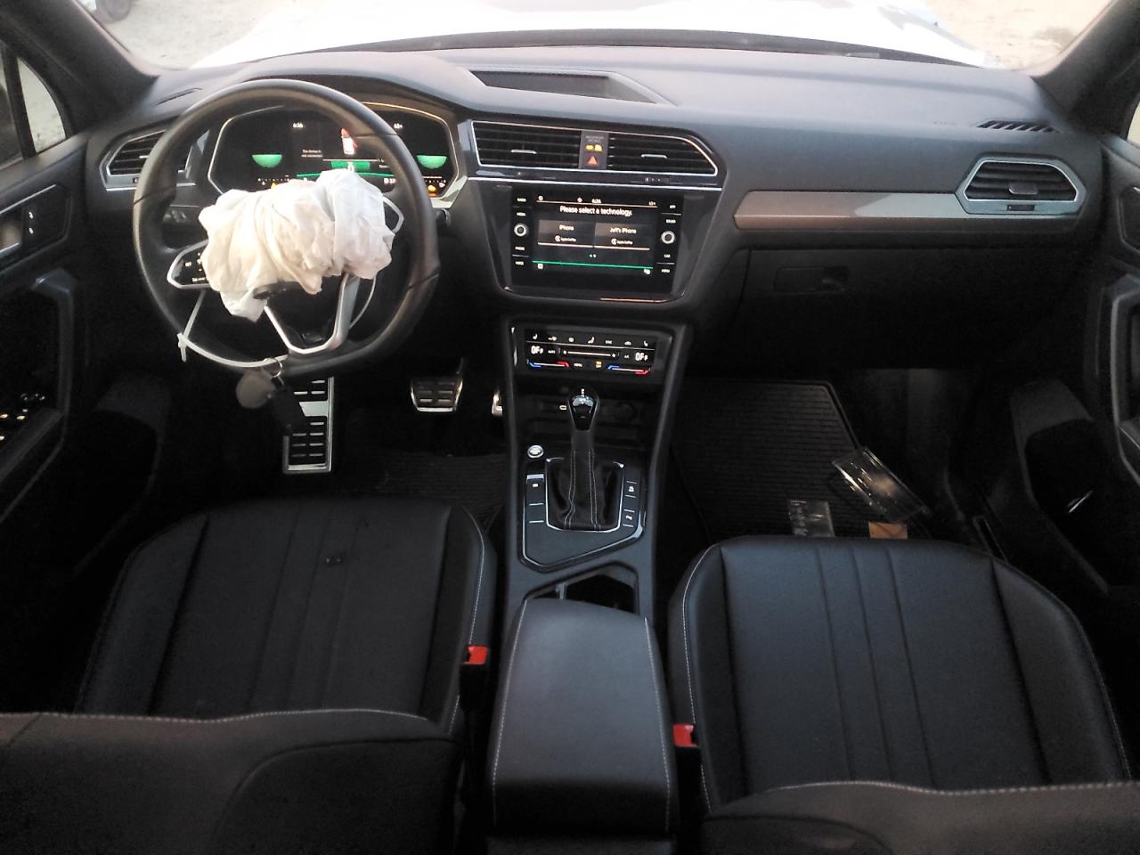 VOLKSWAGEN TIGUAN SE R-LINE BLACK