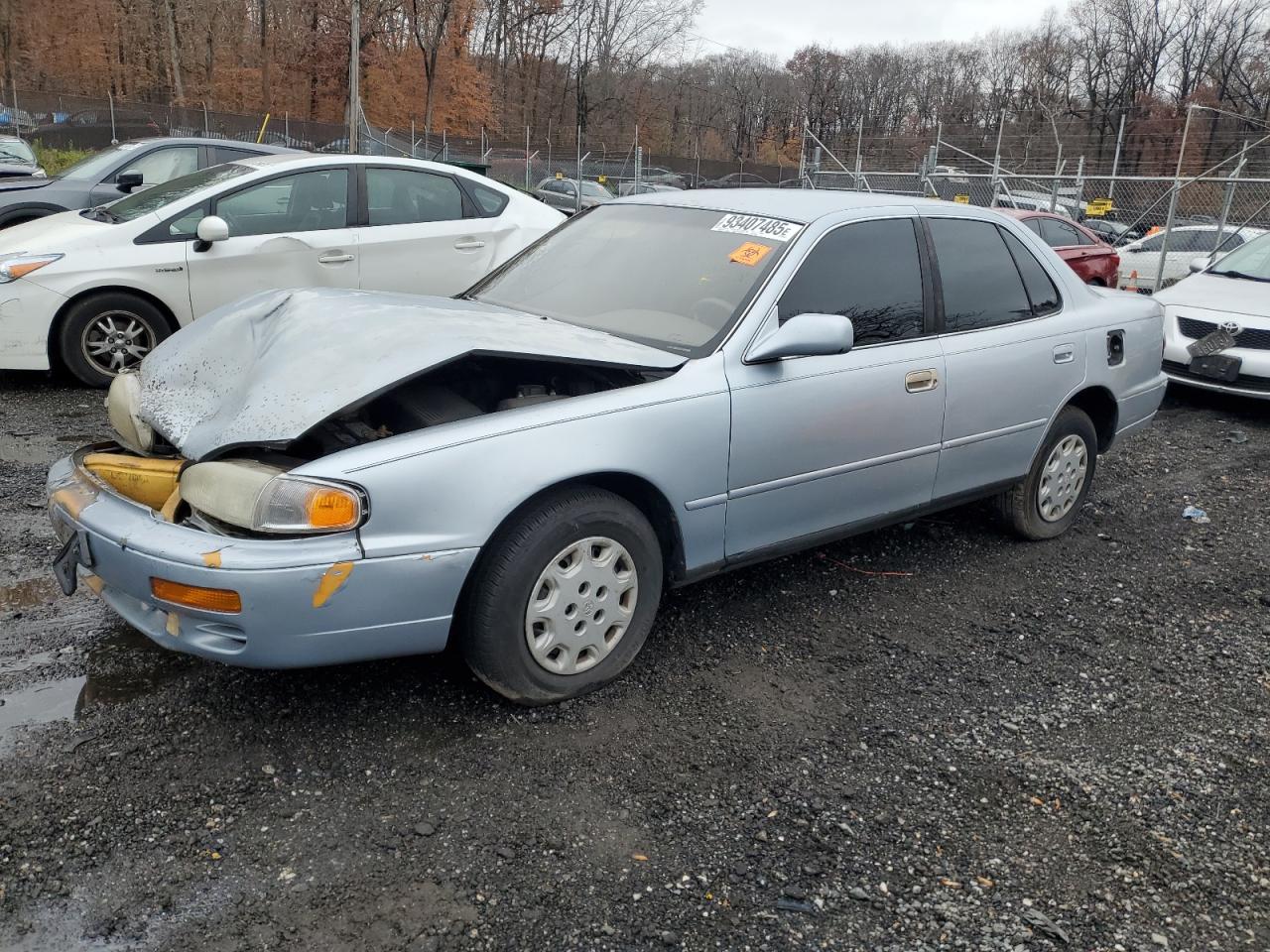Lot #3302911062 1995 TOYOTA CAMRY