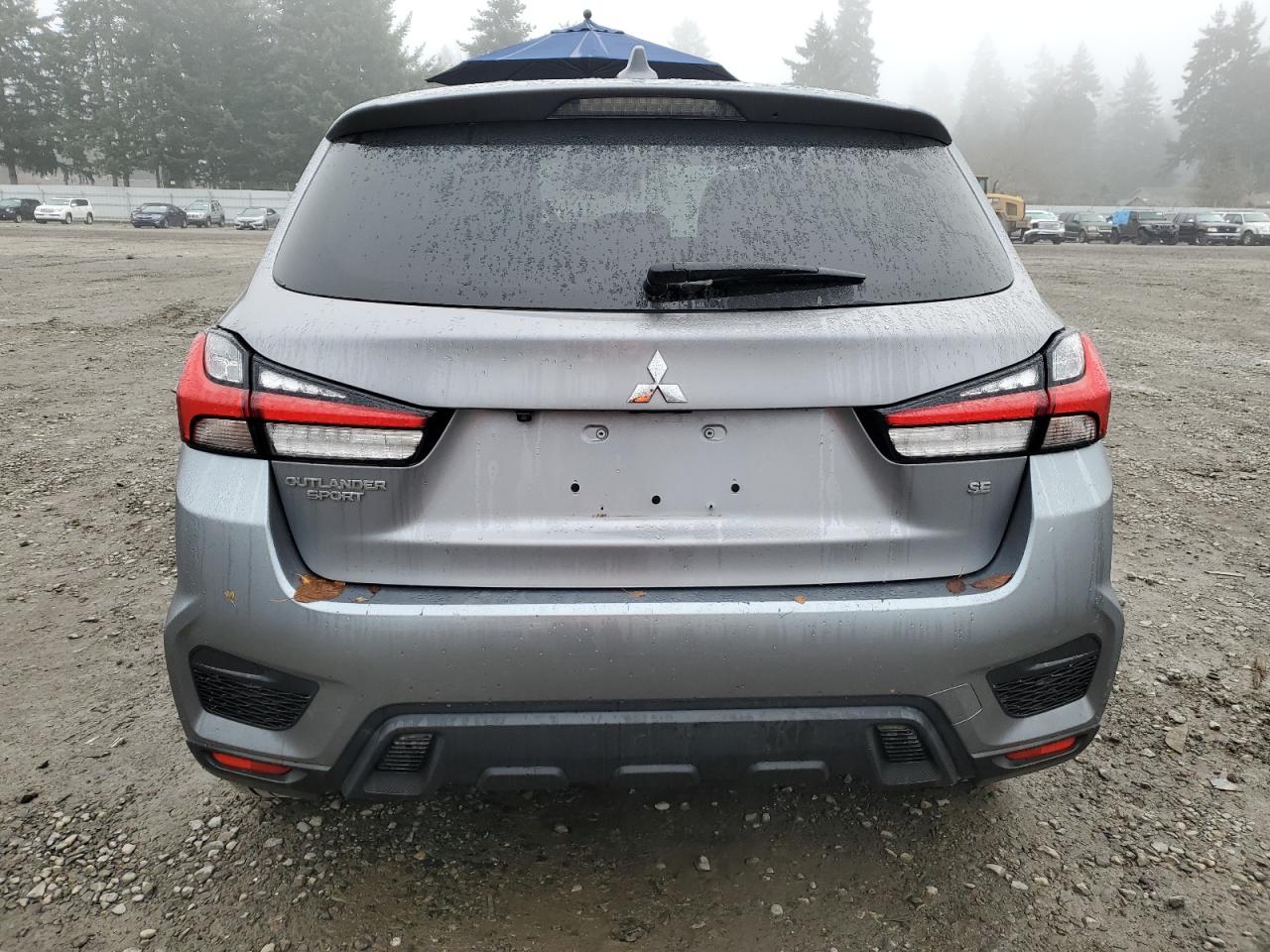 MITSUBISHI OUTLANDER SE