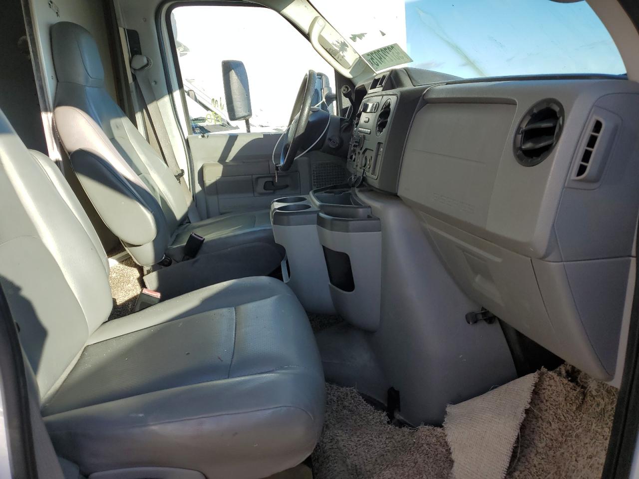 FORD ECONOLINE E450 SUPER DUTY CUTAWAY VAN