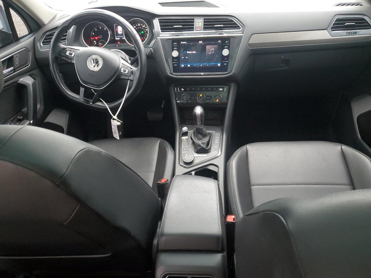 VOLKSWAGEN TIGUAN SE