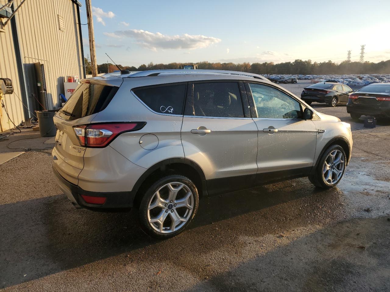 FORD ESCAPE TITANIUM