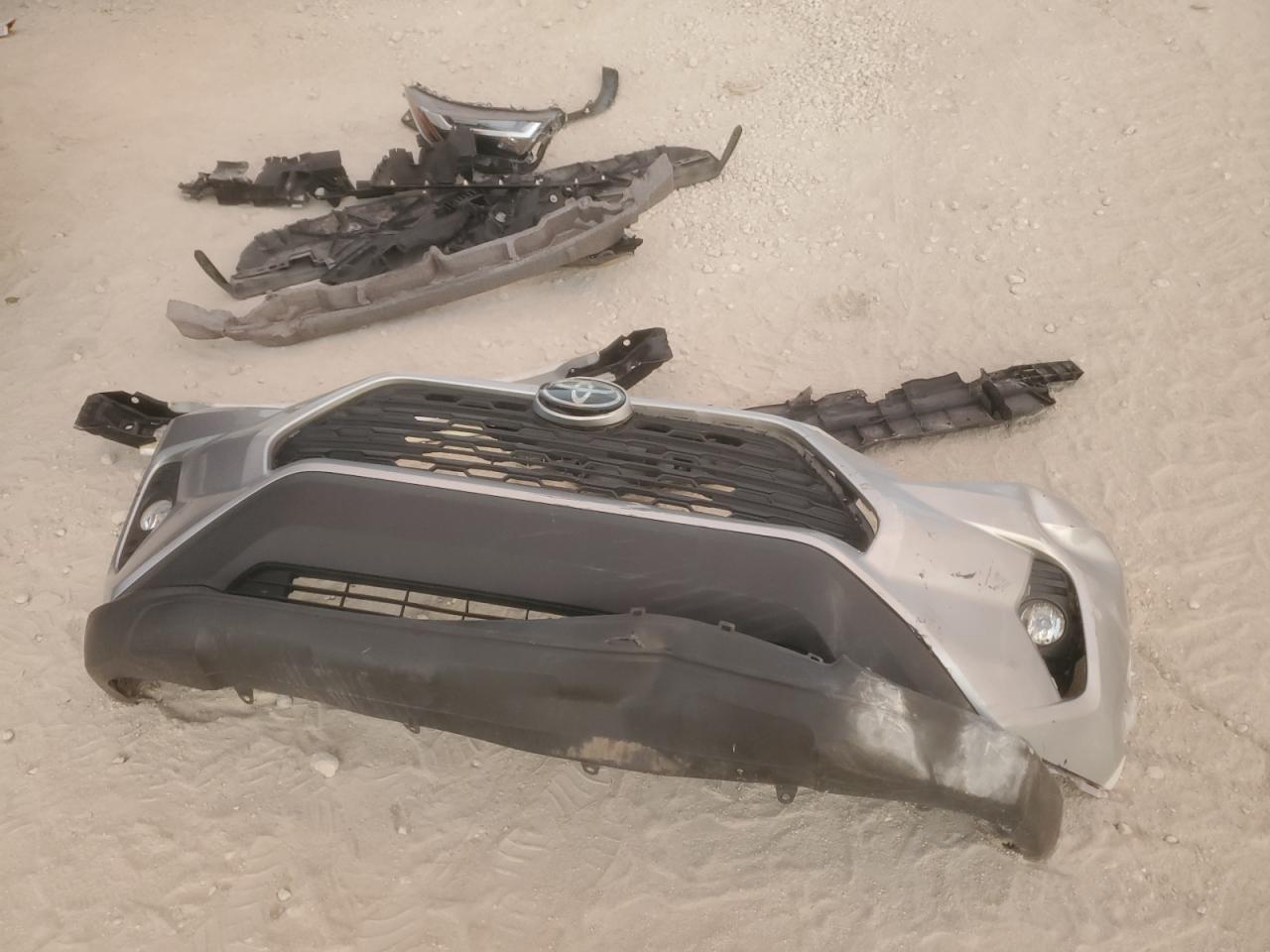 Lot #3301782376 2019 TOYOTA RAV4 XLE P