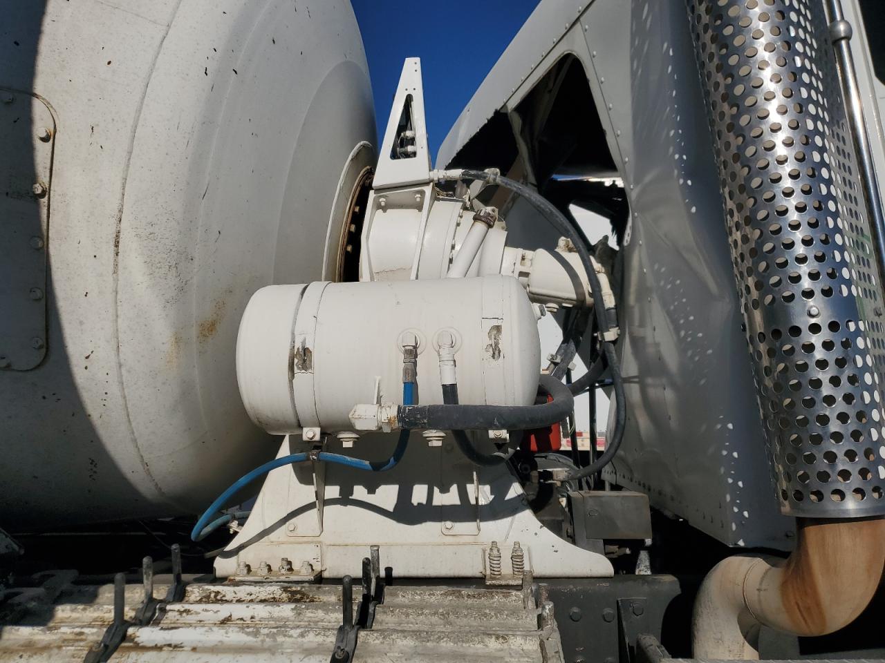 Lot #3319943149 2009 KENWORTH CONSTRUCTI