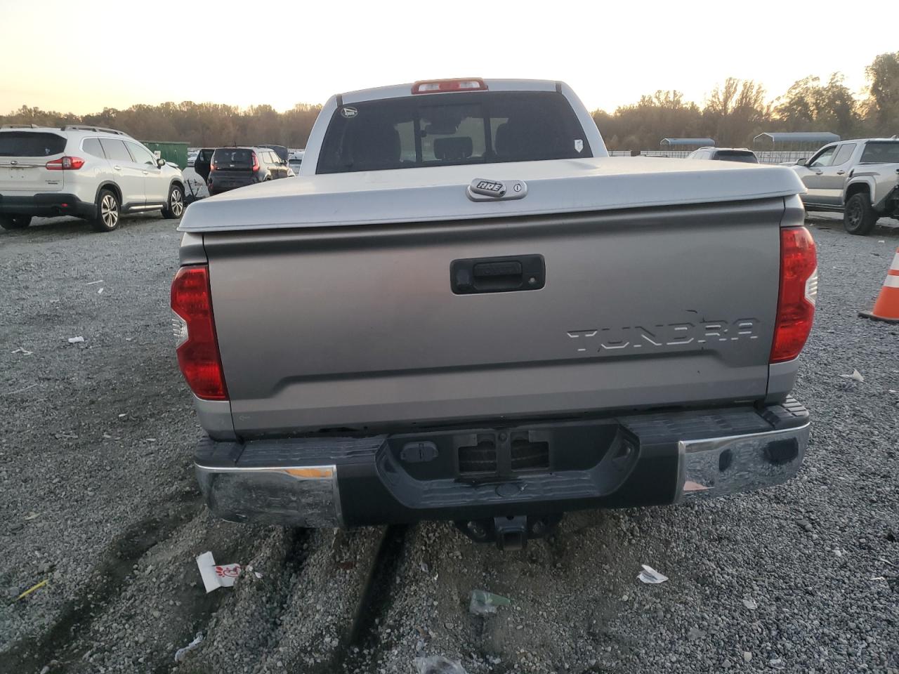 TOYOTA TUNDRA DOUBLE CAB SR