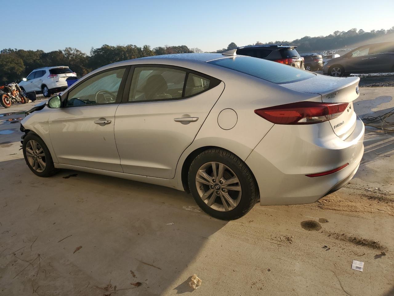 HYUNDAI ELANTRA SE