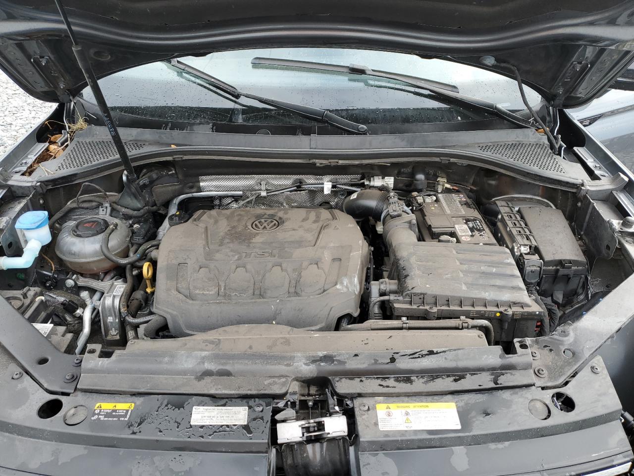 VOLKSWAGEN TIGUAN SE R-LINE BLACK