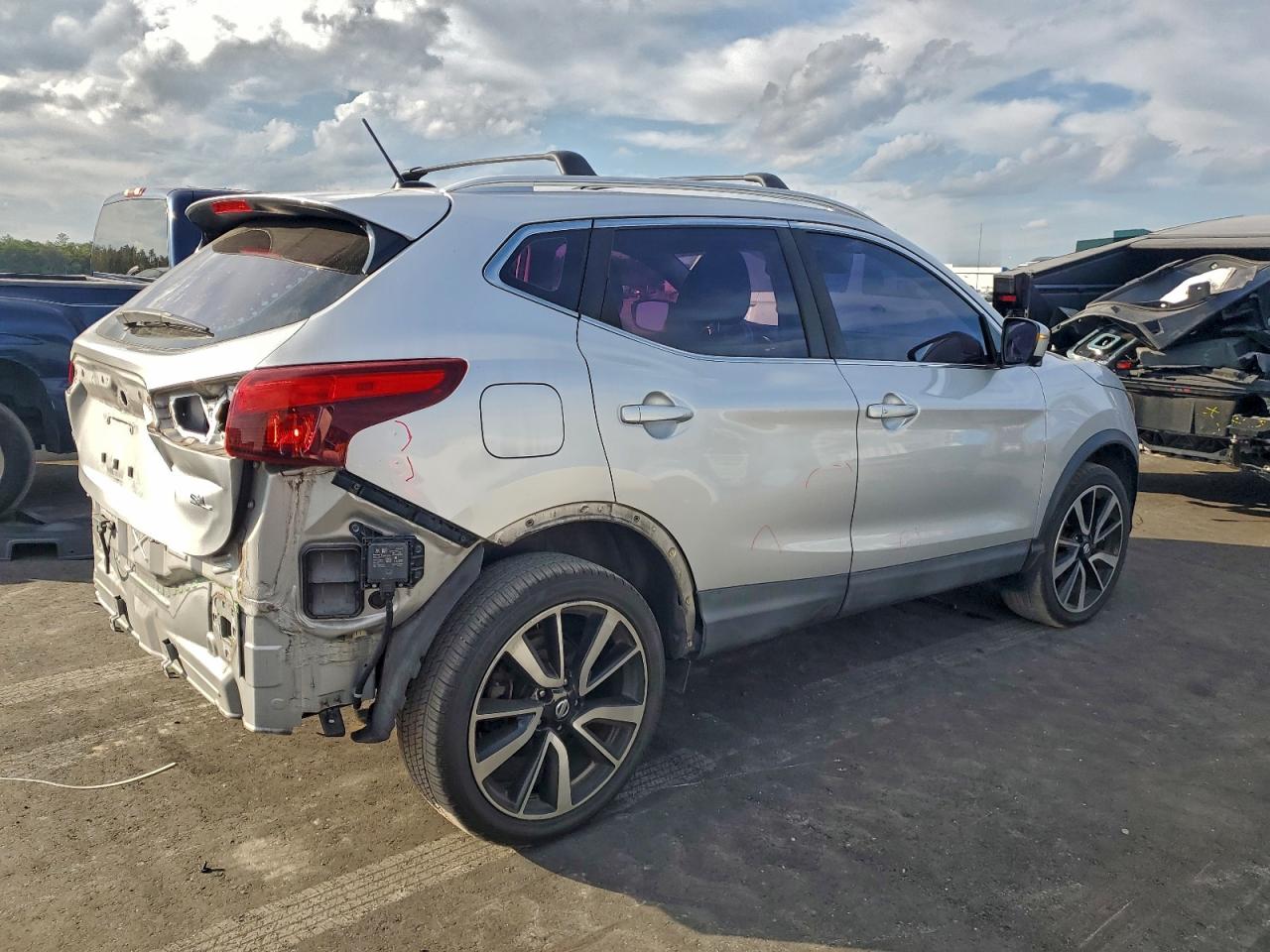 NISSAN ROGUE SPORT S