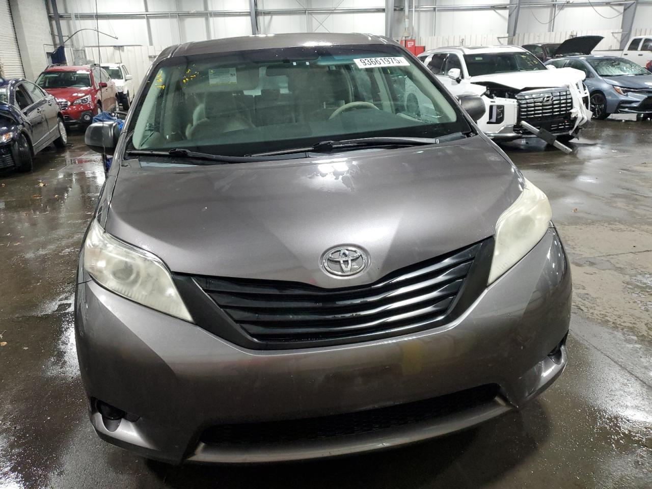 TOYOTA SIENNA
