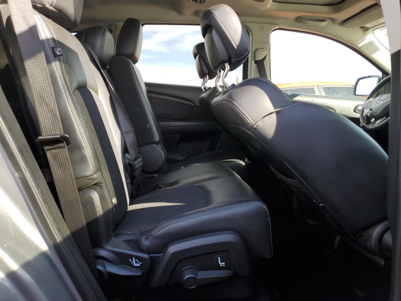 DODGE JOURNEY CROSSROAD