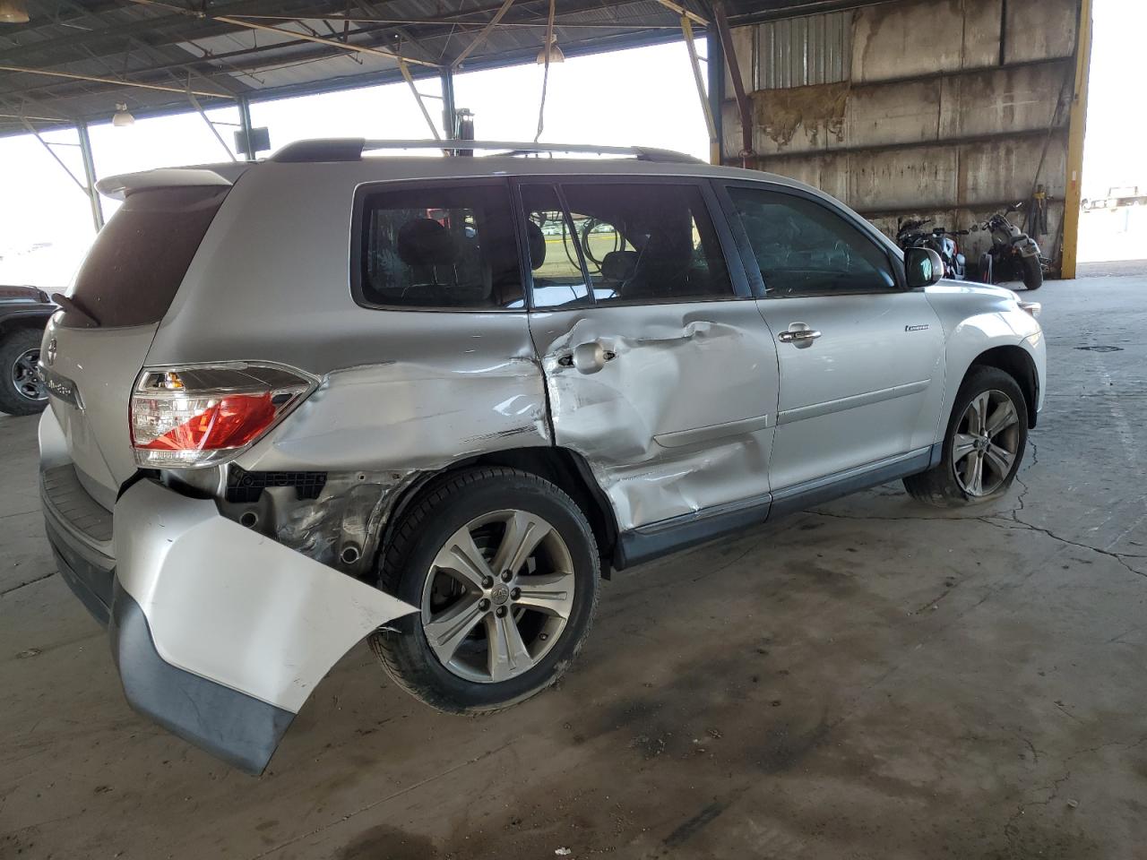 TOYOTA HIGHLANDER LIMITED