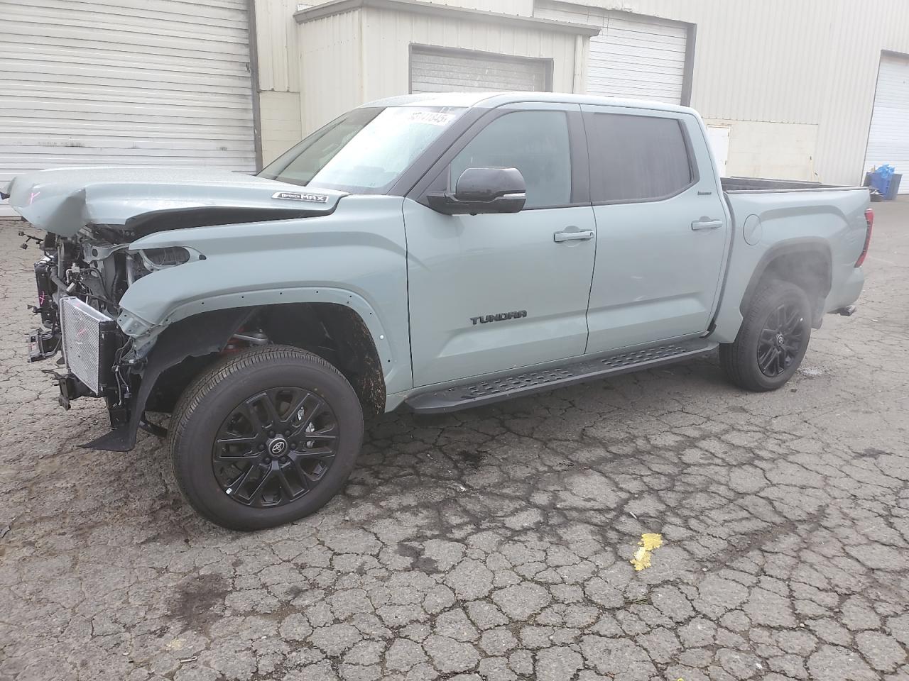 TOYOTA TUNDRA CREWMAX LIMITED