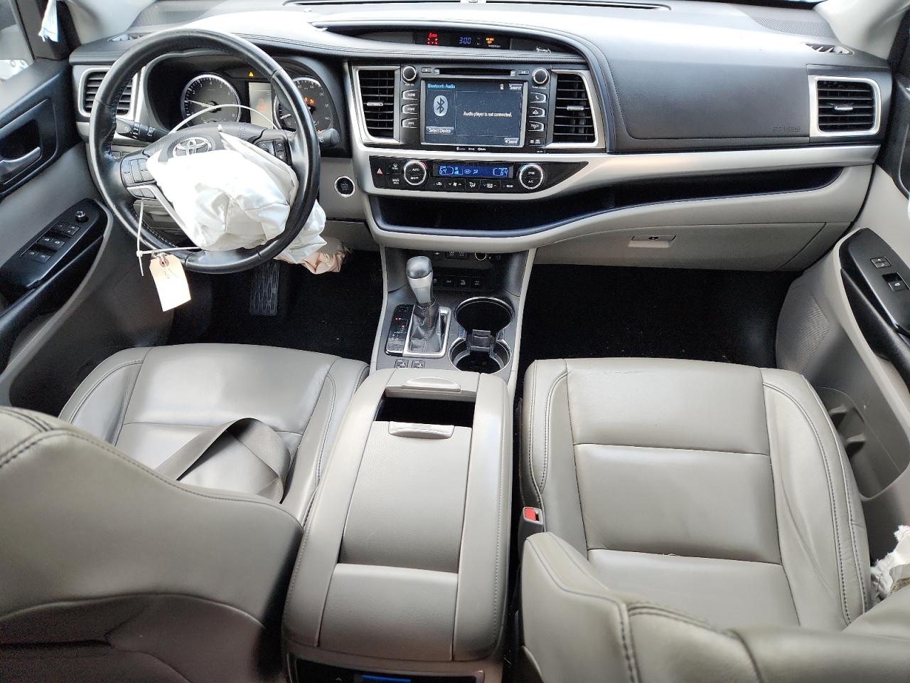 TOYOTA HIGHLANDER SE