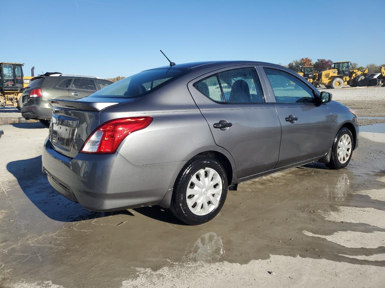 NISSAN VERSA S