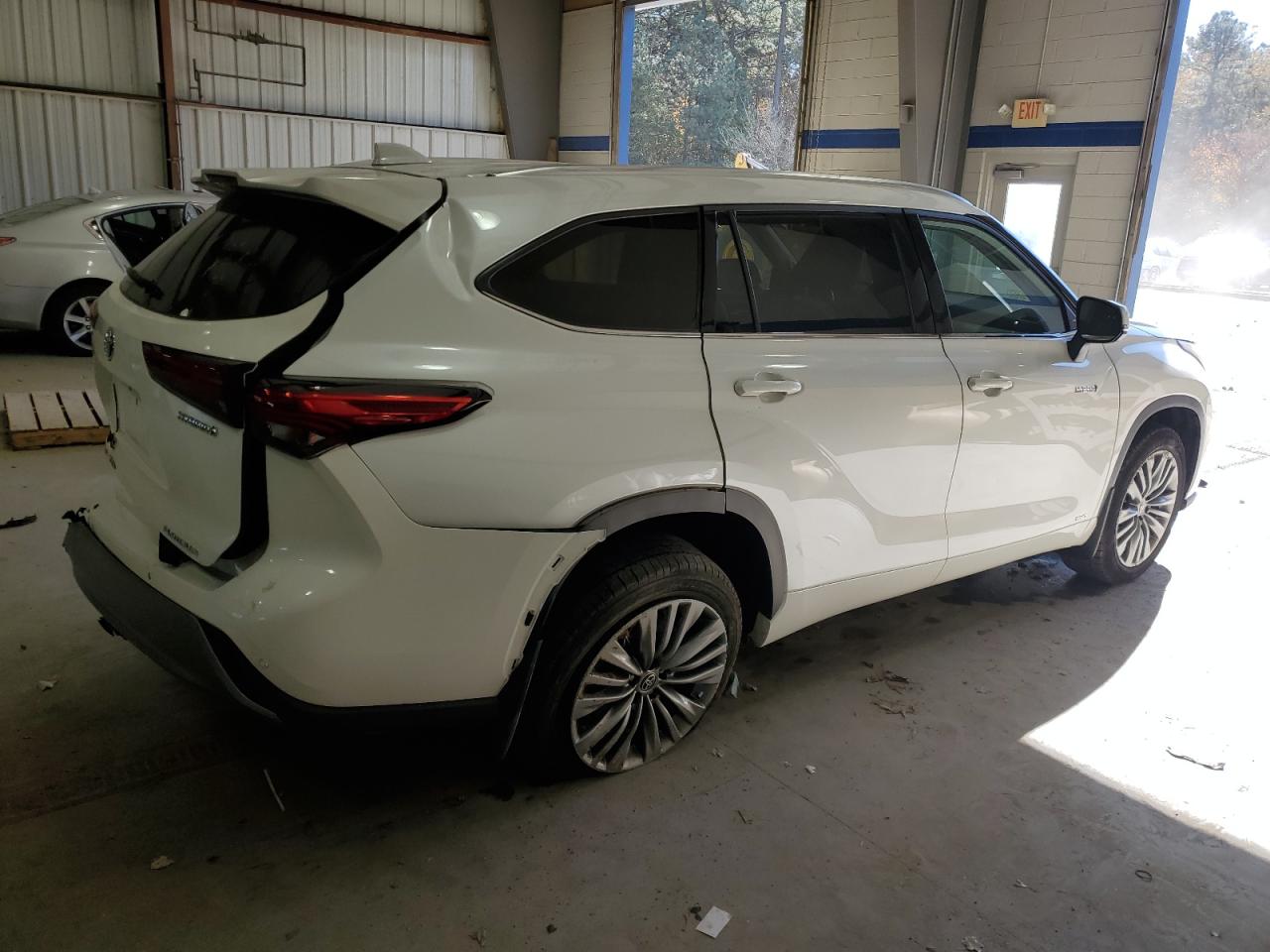 TOYOTA HIGHLANDER HYBRID PLATINUM