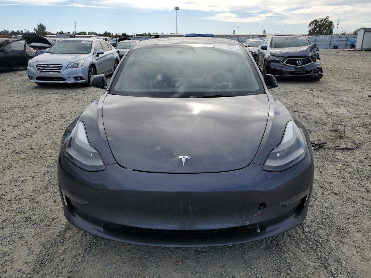 TESLA MODEL 3