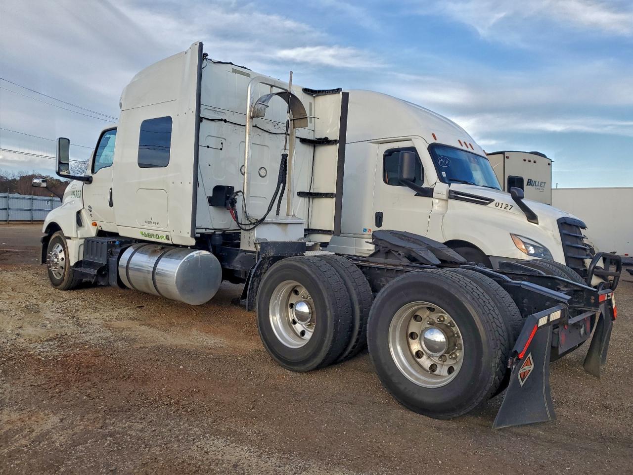 Lot #3302749054 2019 INTERNATIONAL LT625