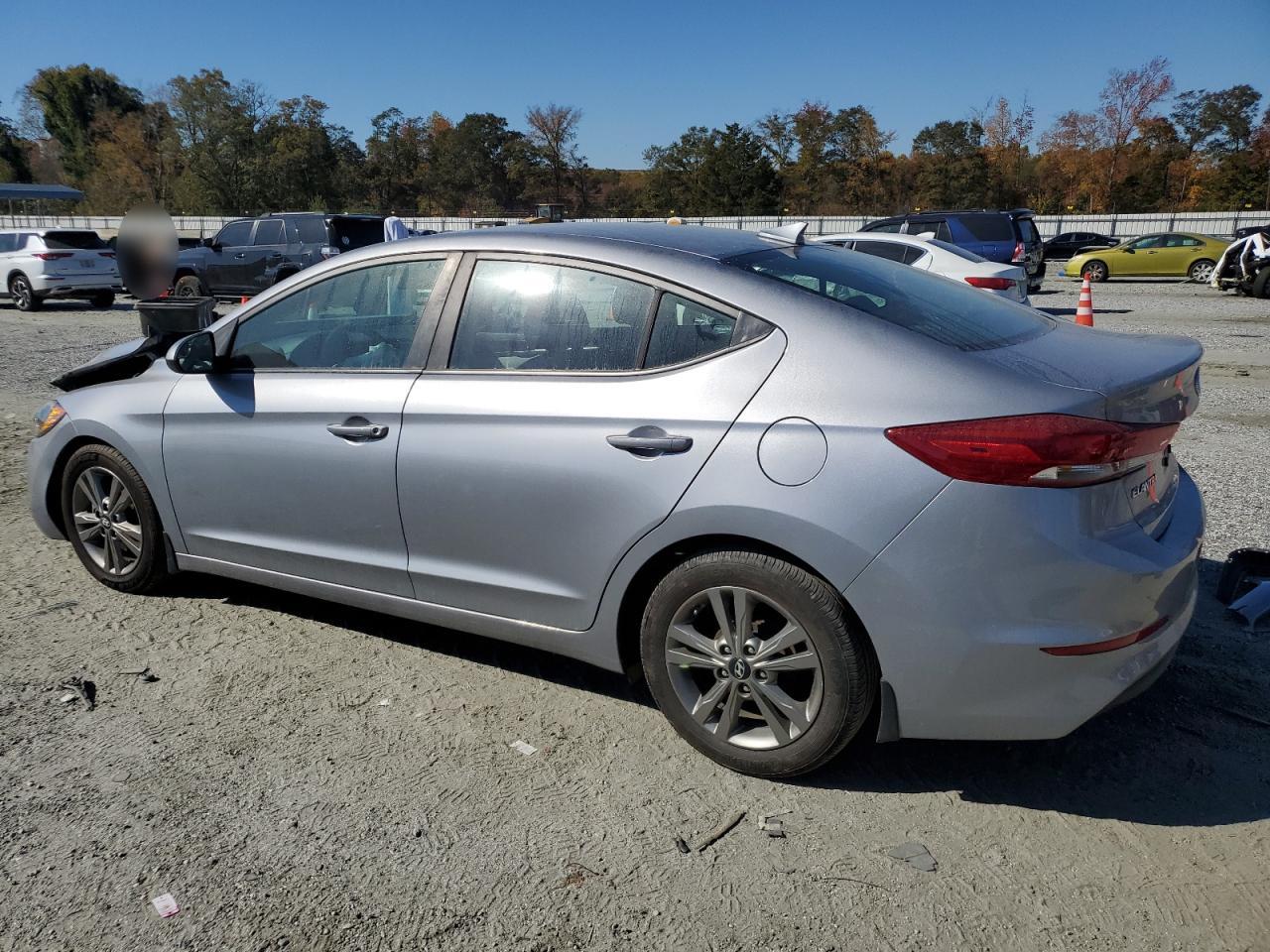 HYUNDAI ELANTRA SE