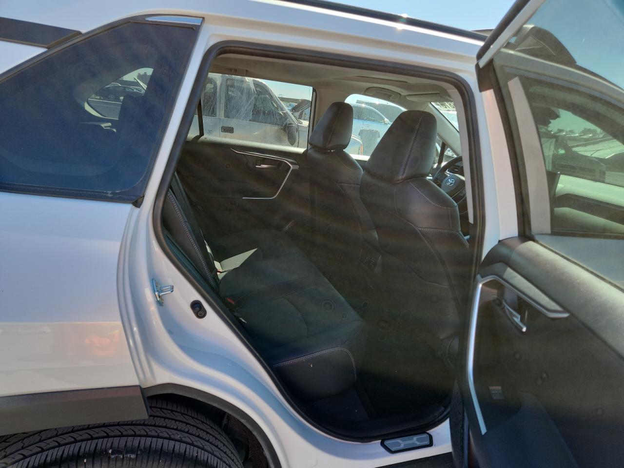 TOYOTA RAV4 XLE PREMIUM