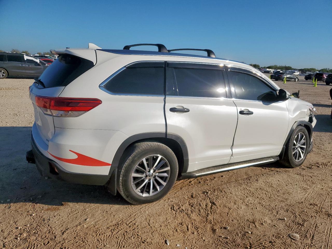 TOYOTA HIGHLANDER SE