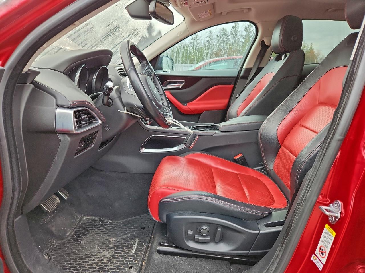 JAGUAR F-PACE R - SPORT