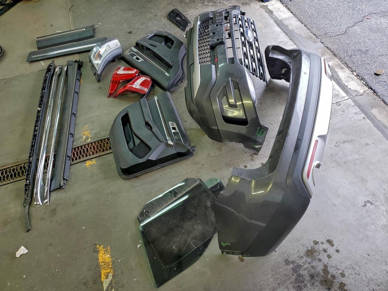 FORD EXPLORER LIMITED