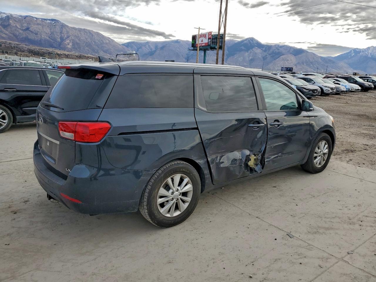 Lot #3304935555 2017 KIA SEDONA LX