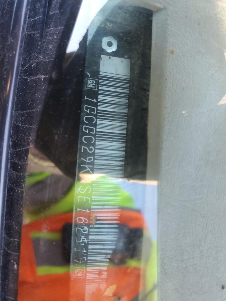 Lot #3302774342 1995 CHEVROLET GMT-400 C2