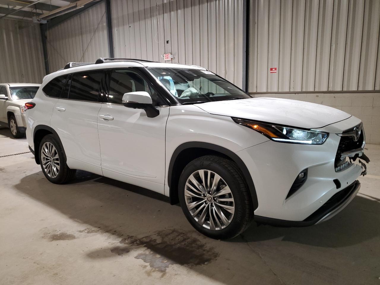 Lot #3301940444 2025 TOYOTA HIGHLANDER