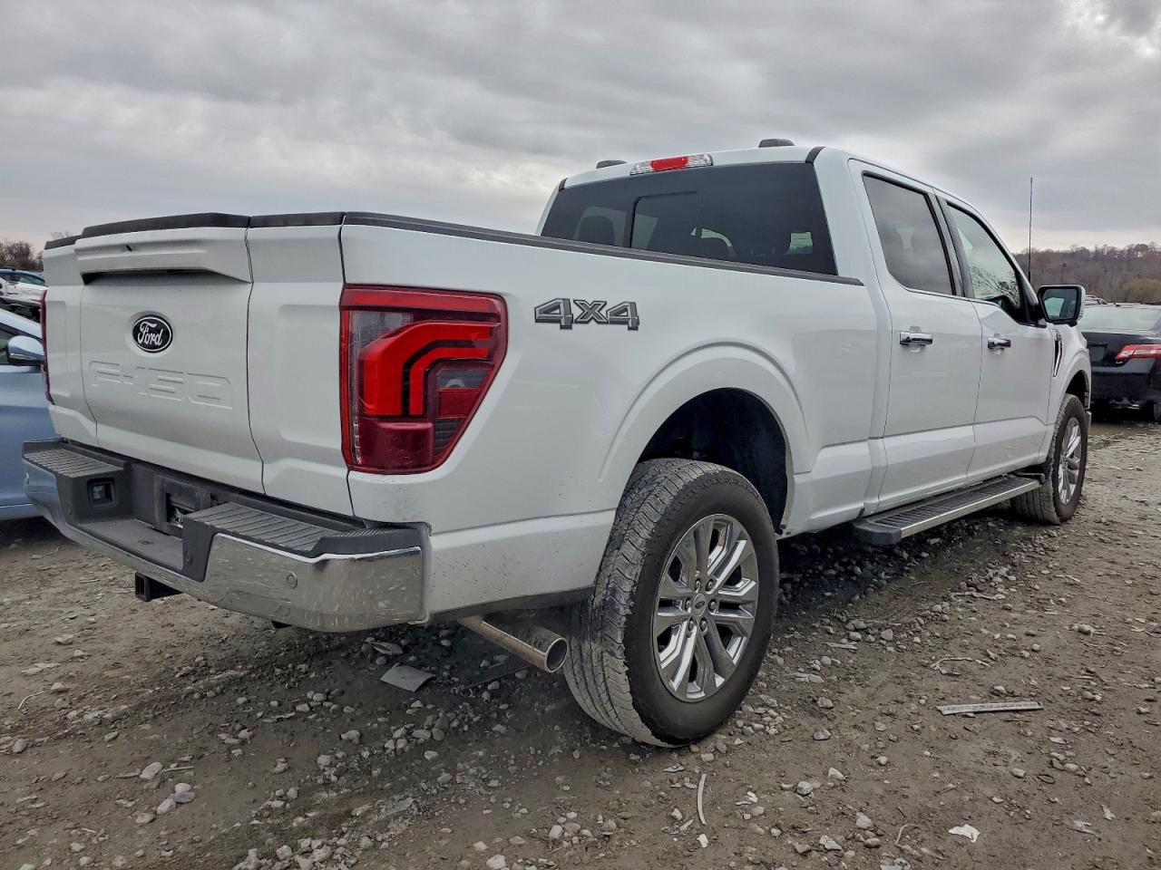 FORD F-150 LARIAT