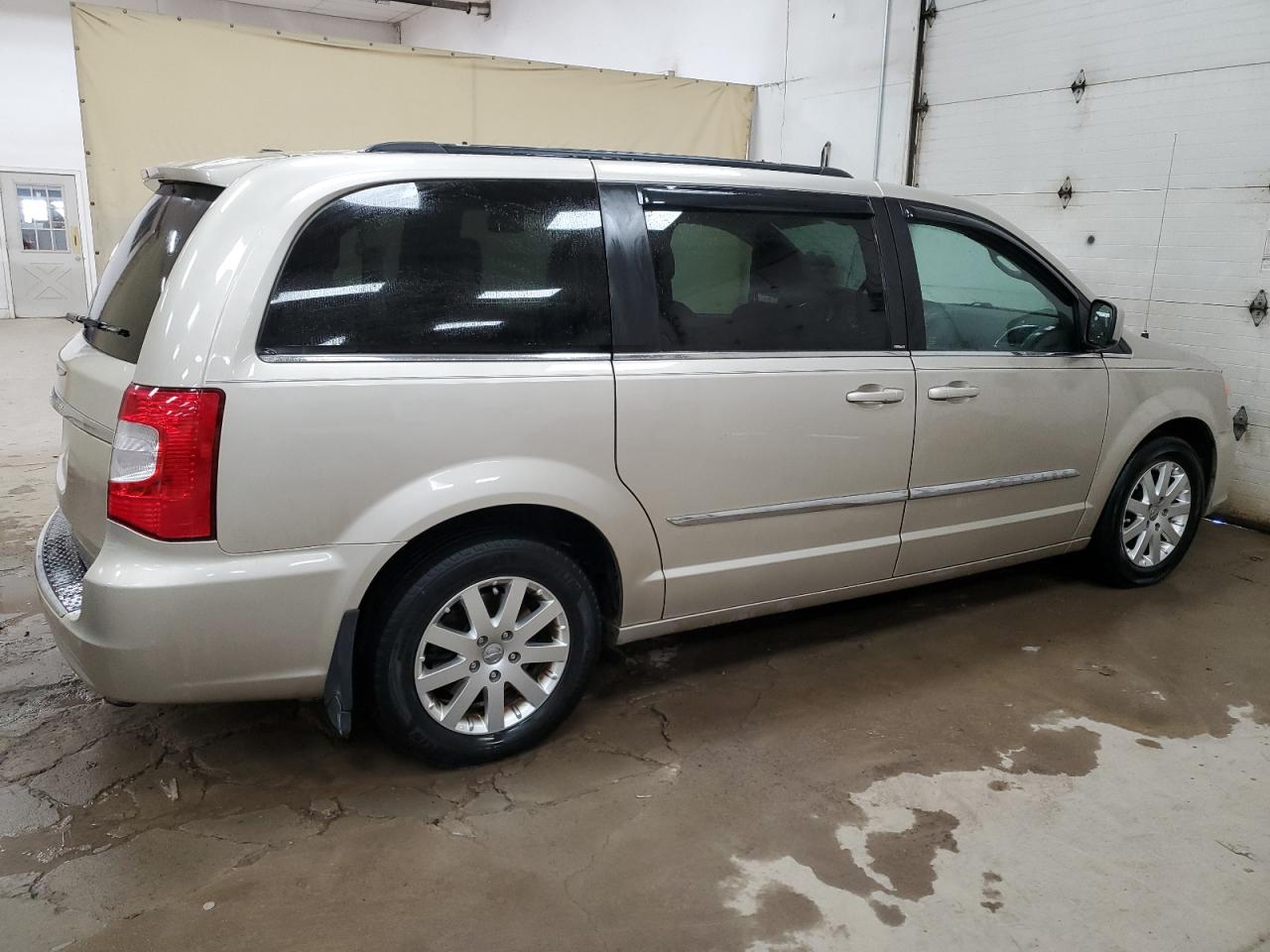 CHRYSLER TOWN & COUNTRY TOURING