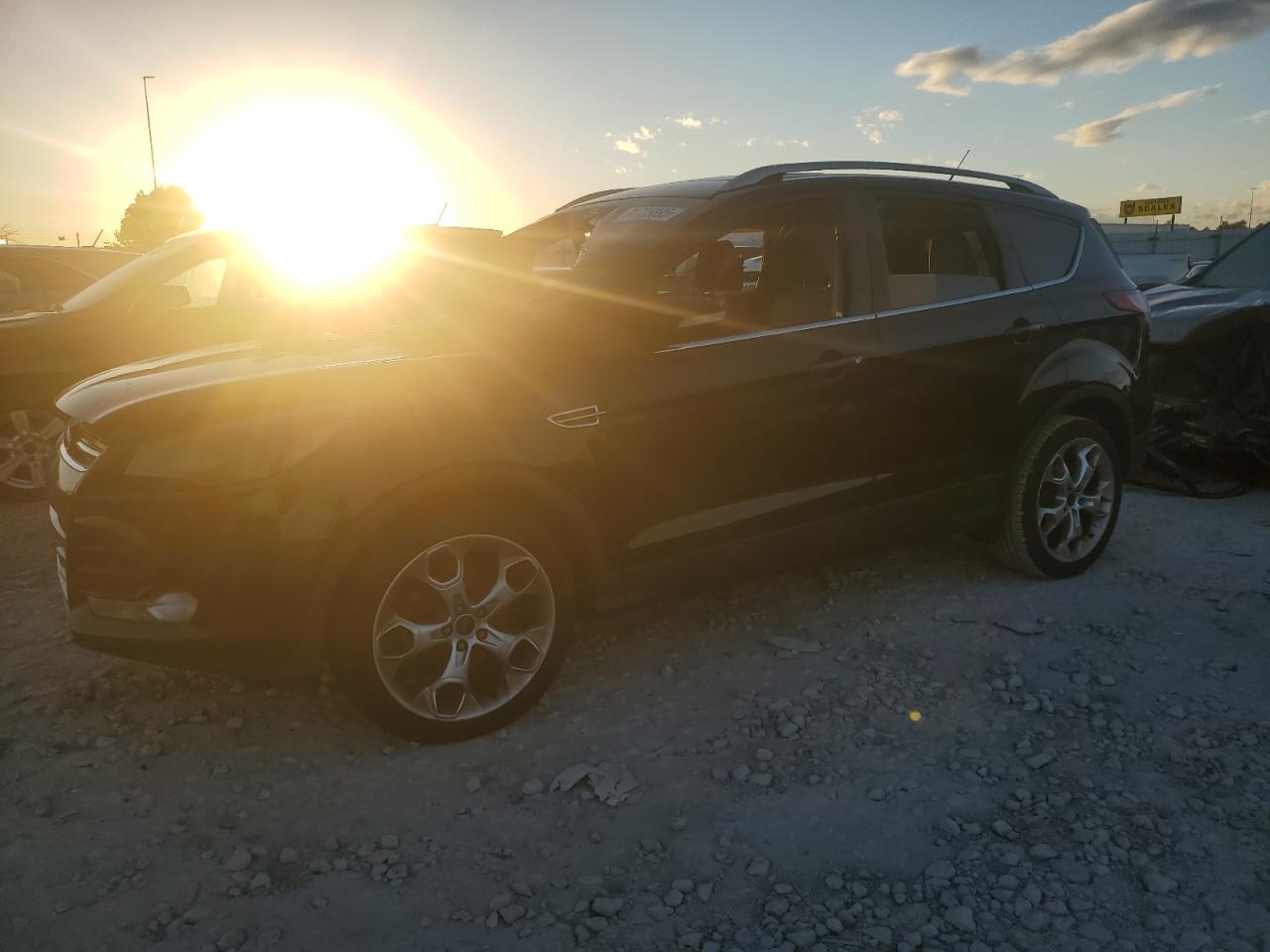 FORD ESCAPE TITANIUM