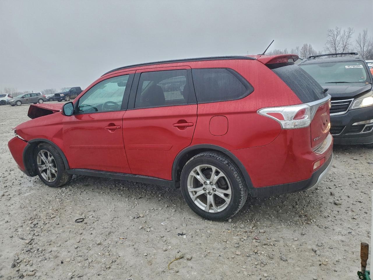 MITSUBISHI OUTLANDER SE