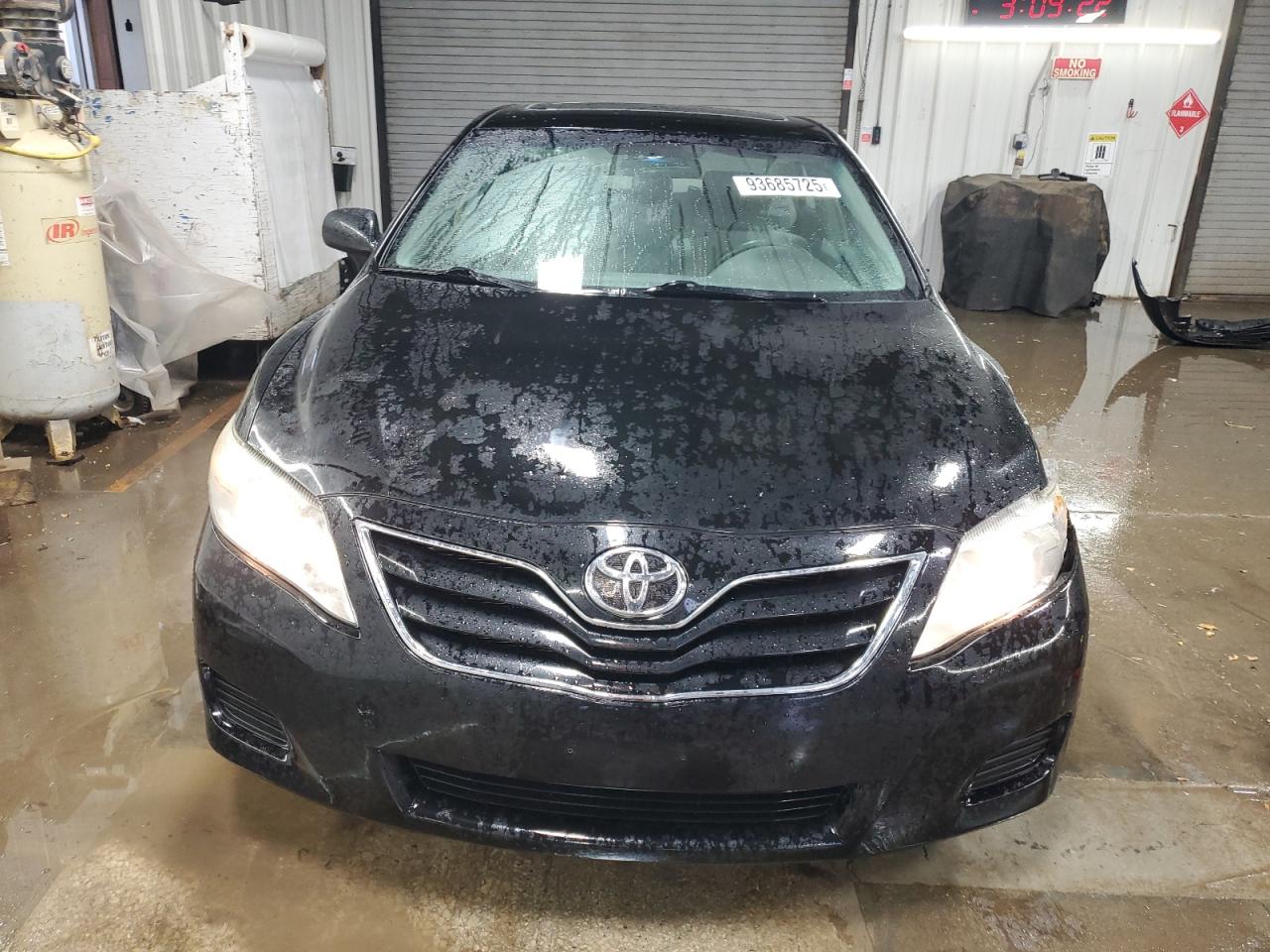 TOYOTA CAMRY BASE